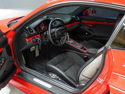 صورة 10 لـ 2023 Porsche 718