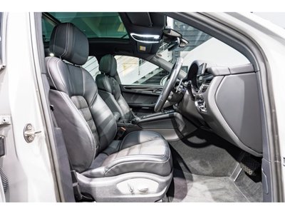 PORSCHE MACAN - 3