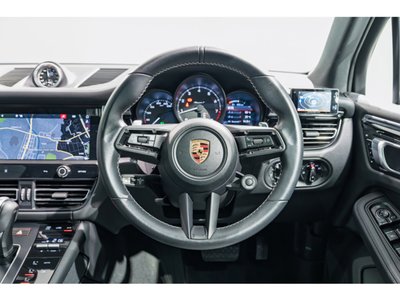 PORSCHE MACAN - 5