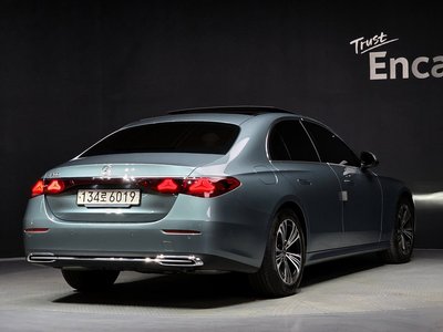 MERCEDES-BENZ E-CLASS - 3