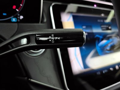 MERCEDES-BENZ E-CLASS - 9