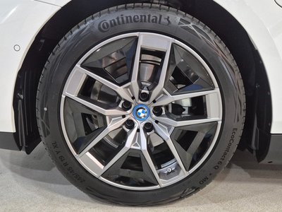 2025 BMW 5 SERIES 照片 6
