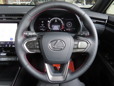 2025 Lexus LBX — миниатюра 62