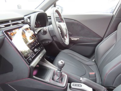 2025 Lexus LBX — миниатюра 12