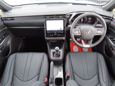 2025 Lexus LBX — миниатюра 50