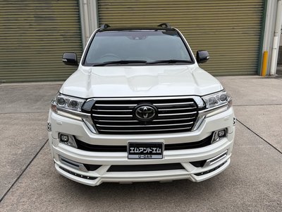 TOYOTA LAND CRUISER 200 - 3