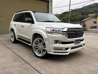 TOYOTA LAND CRUISER 200 - 1