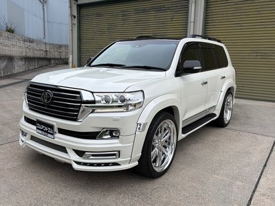 TOYOTA LAND CRUISER 200 - 7