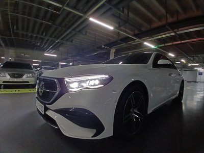 MERCEDES-BENZ E-CLASS - 2