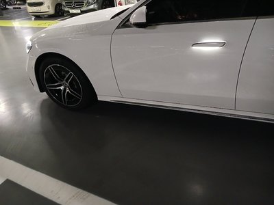 MERCEDES-BENZ E-CLASS - 4