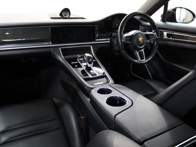 PORSCHE PANAMERA SPORT TURISMO - 8