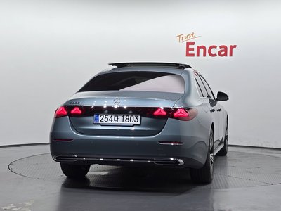 MERCEDES-BENZ E-CLASS - 4