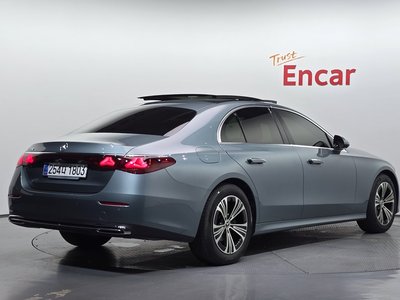 MERCEDES-BENZ E-CLASS - 3