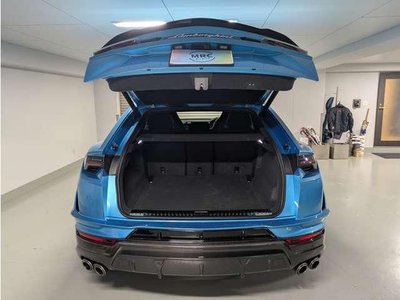 LAMBORGHINI URUS - 6