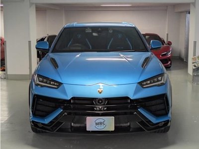 LAMBORGHINI URUS - 1