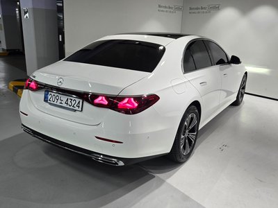 MERCEDES-BENZ E-CLASS - 3
