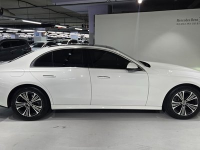 MERCEDES-BENZ E-CLASS - 9