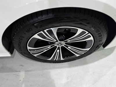 MERCEDES-BENZ E-CLASS - 6