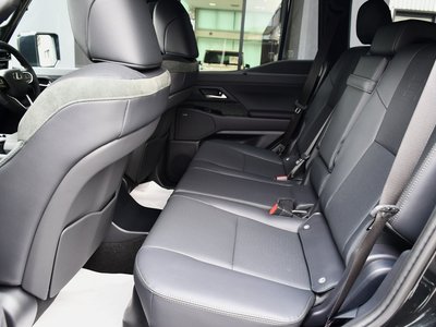 صورة مصغرة 15 لـ 2026 Lexus GX