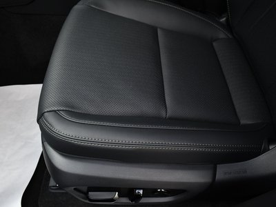 صورة مصغرة 21 لـ 2026 Lexus GX
