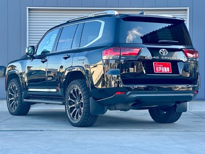 TOYOTA LAND CRUISER 300 - 4