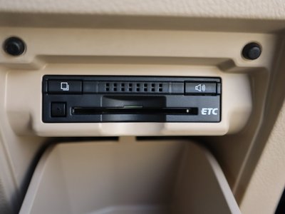 صورة مصغرة 28 لـ 2015 Toyota VELLFIRE