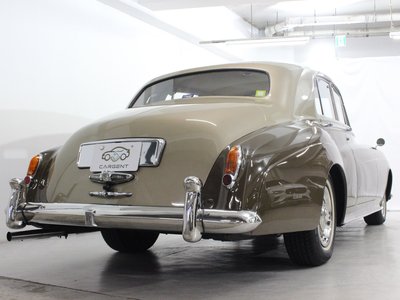 ROLLS-ROYCE SILVER CLOUD - 10