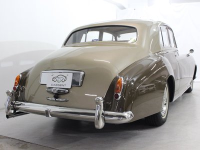 ROLLS-ROYCE SILVER CLOUD - 9
