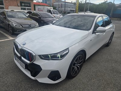2024 BMW 5 SERIES 照片 4