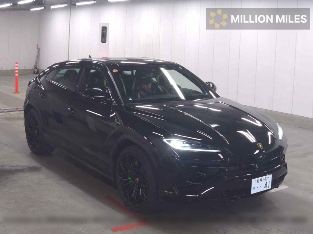 LAMBORGHINI URUS - View 1