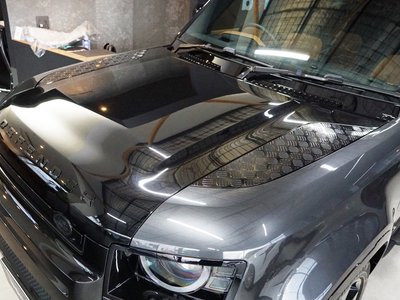 LAND ROVER DEFENDER - 8