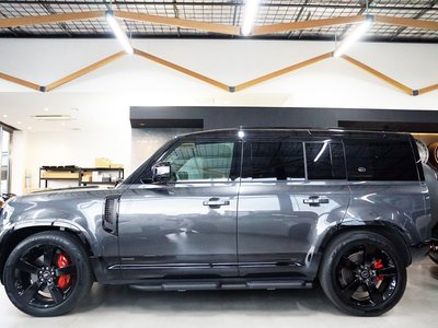 LAND ROVER DEFENDER - 2