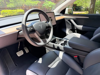 TESLA MODEL Y - 2