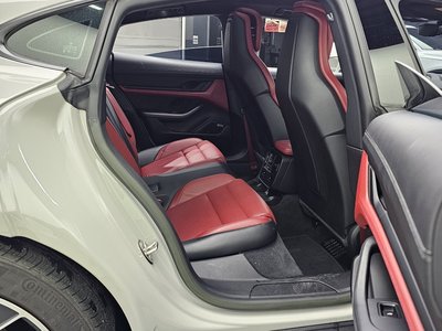 2023 Porsche TAYCAN 缩略图 18