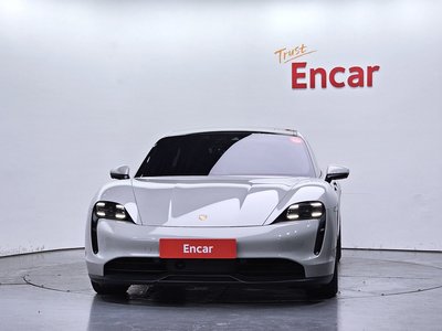 2023 Porsche TAYCAN 照片 2
