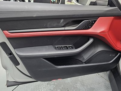 2023 Porsche TAYCAN 缩略图 14