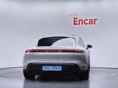 2023 Porsche TAYCAN 照片 4