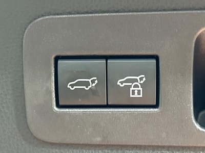 صورة مصغرة 63 لـ 2023 Toyota LAND CRUISER 300