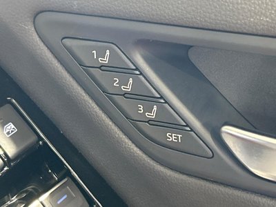 صورة مصغرة 39 لـ 2023 Toyota LAND CRUISER 300