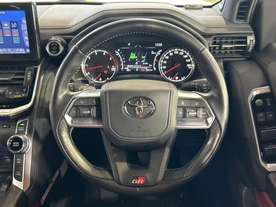صورة مصغرة 11 لـ 2023 Toyota LAND CRUISER 300