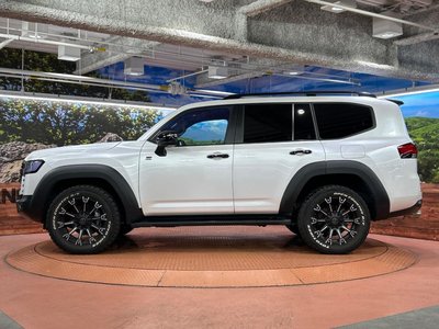 صورة مصغرة 29 لـ 2023 Toyota LAND CRUISER 300