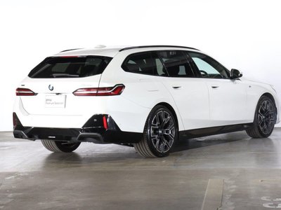 2024 BMW 5 SERIES TOURING — фото 2