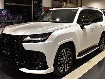 LEXUS LX - 8