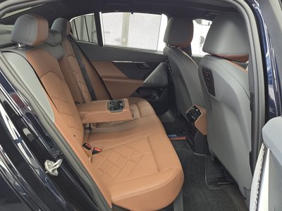 2024 BMW 5 SERIES — миниатюра 11