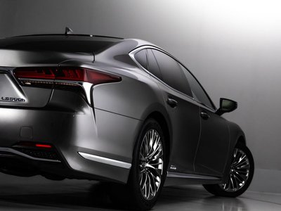 2017 Lexus LS — миниатюра 23