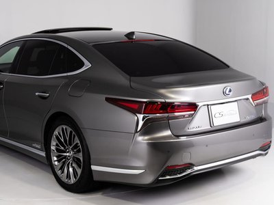 2017 Lexus LS — миниатюра 21