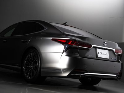 2017 Lexus LS — миниатюра 26