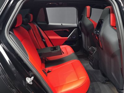 2025 BMW M5 缩略图 12