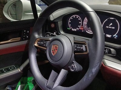 2025 Porsche CAYENNE 照片 8