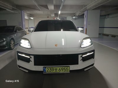 2025 Porsche CAYENNE 照片 2